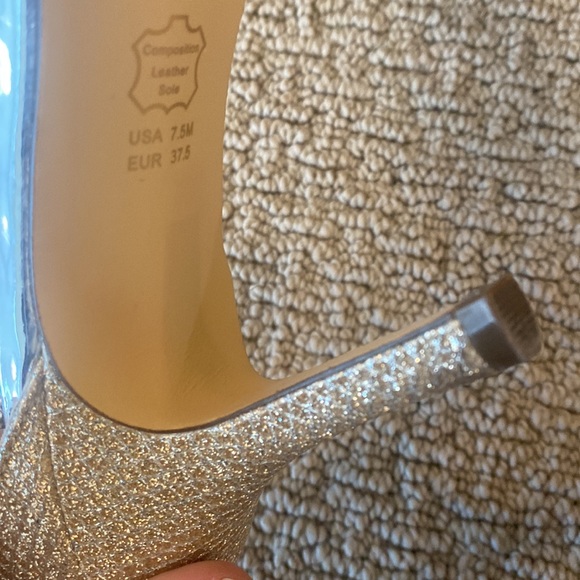 Women’s Dress Shoes Sparkle High Heels with ankle strap size 7.5 worn once - Picture 12 of 12